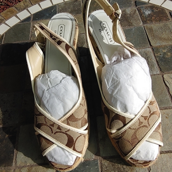 NEW AUTHENTIC VINTAGE COACH SIGNATURE C WEDGE SHOES SIZES 8 & 11 - Picture 13 of 16